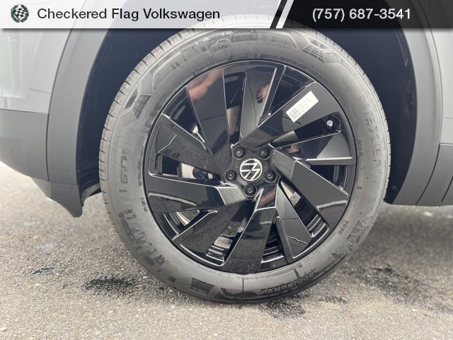 New 2025 Volkswagen Atlas SE image 12