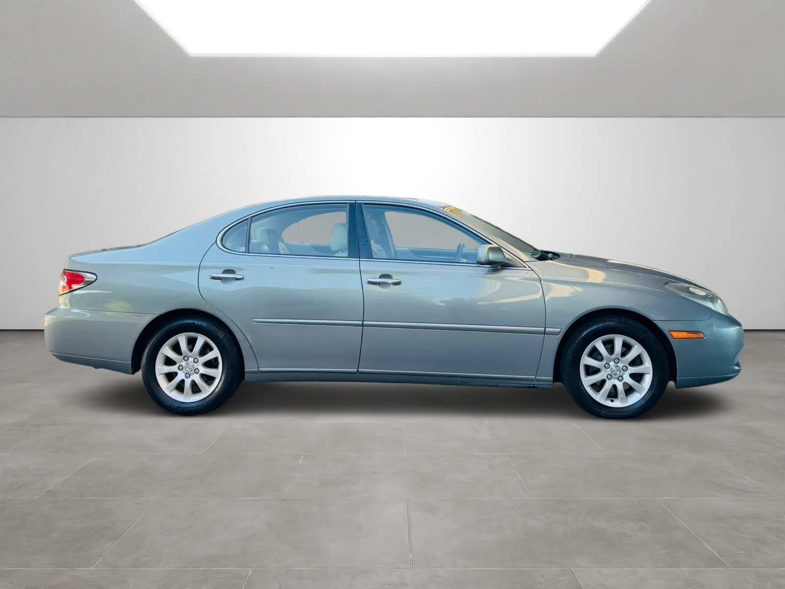 Used 2003 Lexus ES 330 FWD image 2
