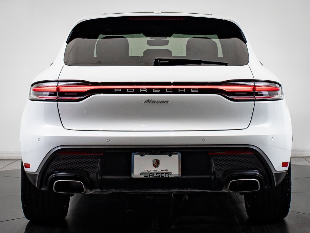 Certified 2024 Porsche Macan image 7