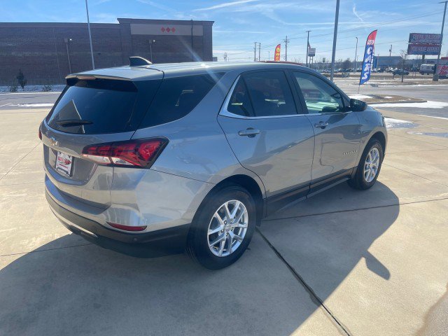 Used 2024 Chevrolet Equinox LT image 3