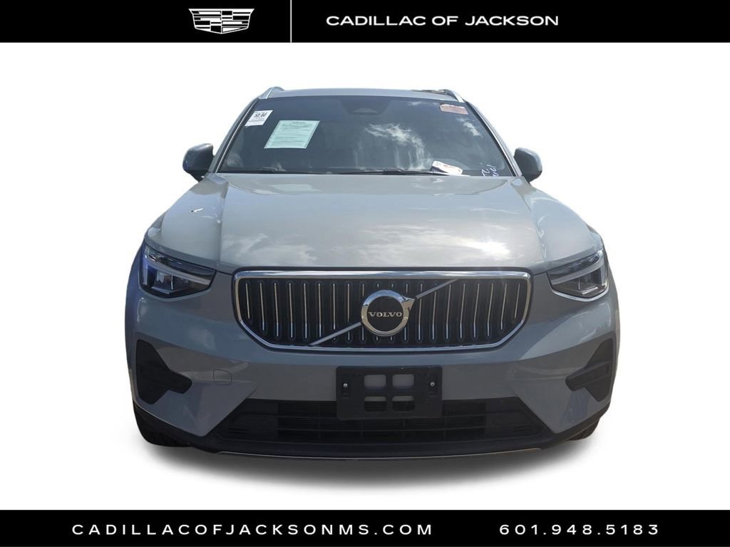 Used 2024 Volvo XC40 B5 Core video 2