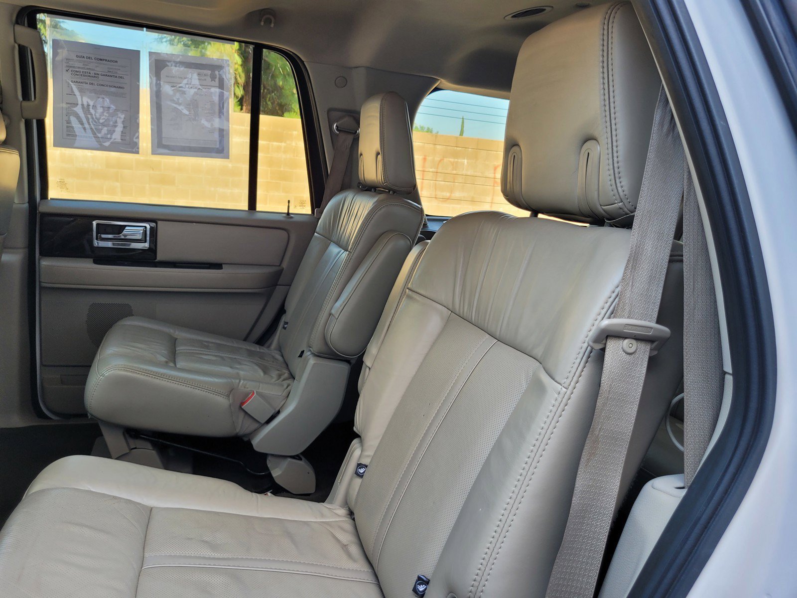 Used 2016 Lincoln Navigator Select RWD image 14