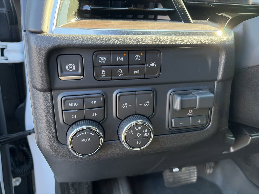 Used 2026 Chevrolet Tahoe LT w/ Comfort Package AWD/4WD image 20