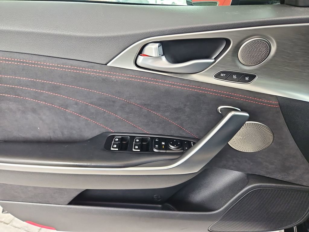 Used 2022 Kia Stinger GT2 image 29