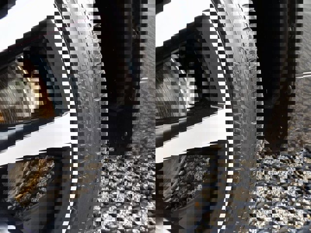 Certified 2024 Volvo XC60 B5 Ultimate w/ Protection Package Premier image 26