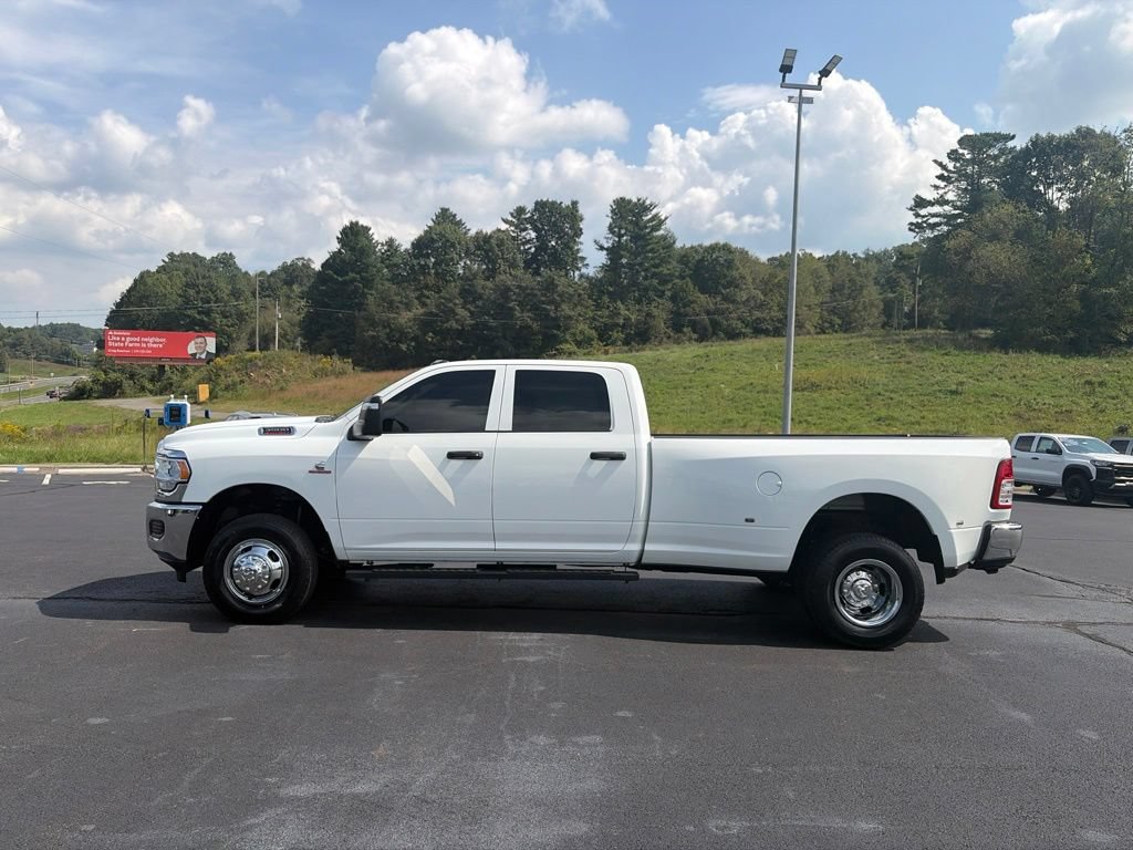 Used 2024 RAM 3500 Tradesman w/ Chrome Appearance Group AWD/4WD image 5