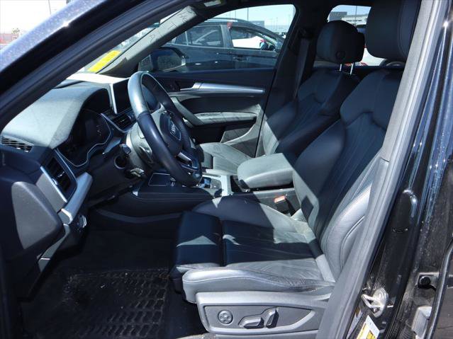 Used 2020 Audi Q5 2.0T Titanium Premium Plus w/ Premium Plus Package AWD/4WD image 10