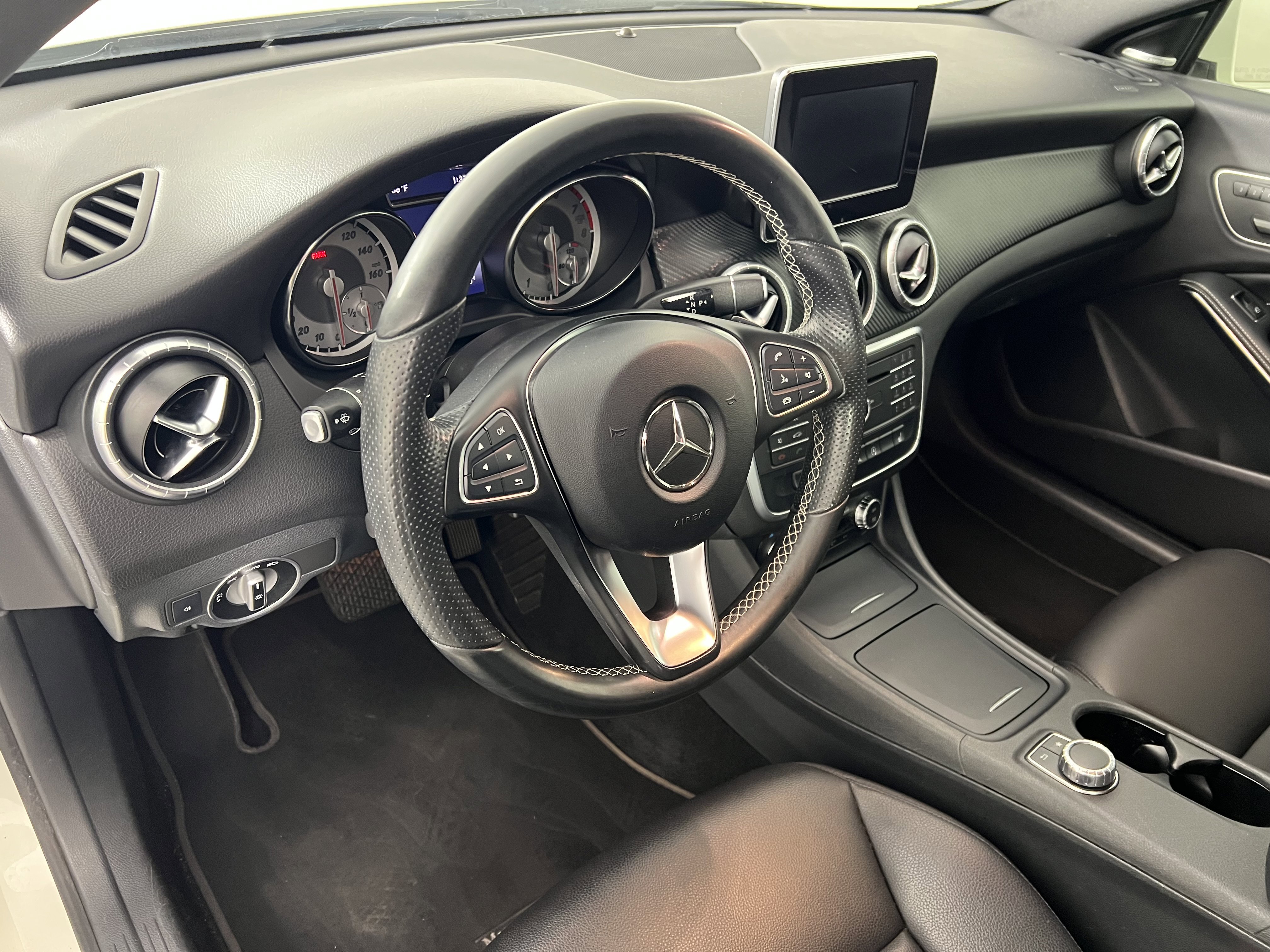 Used 2015 Mercedes-Benz CLA 250 4MATIC image 16