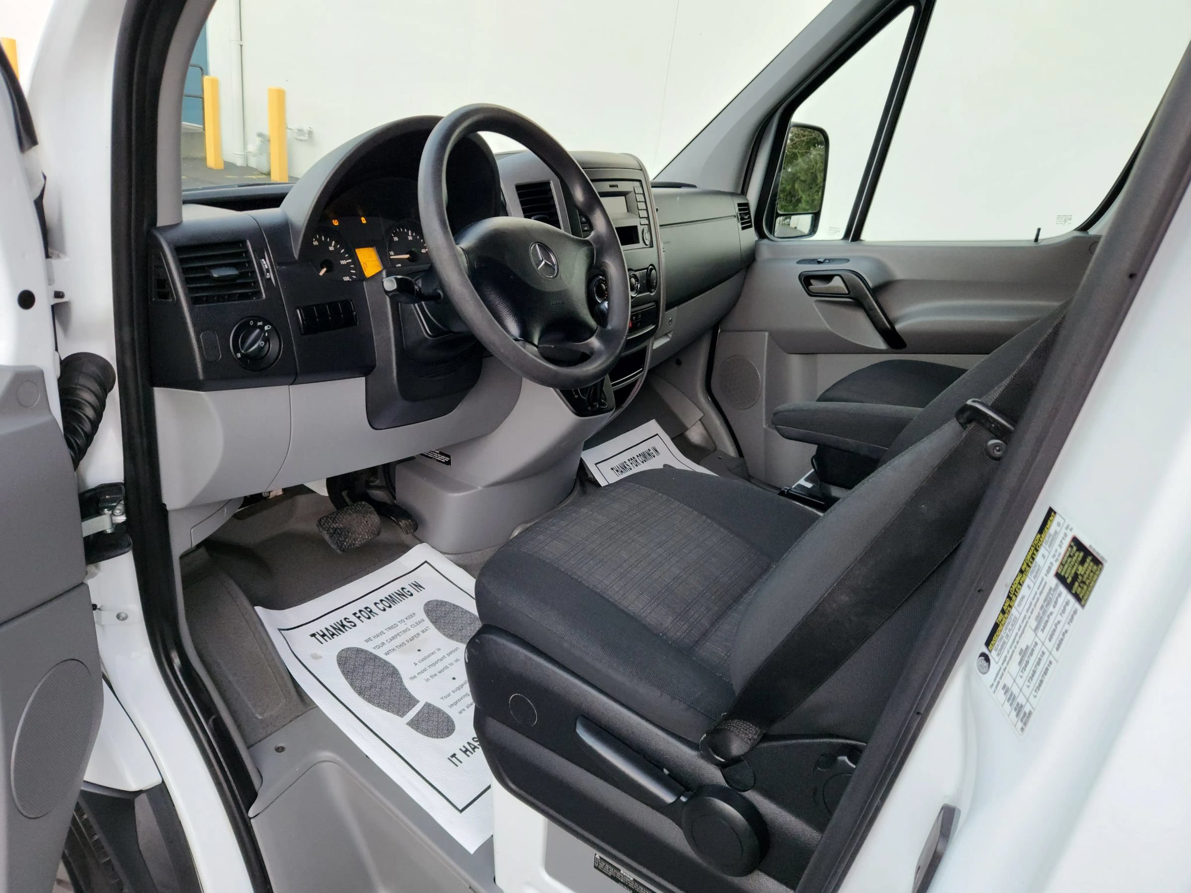 Used 2016 Mercedes-Benz Sprinter 2500 image 7