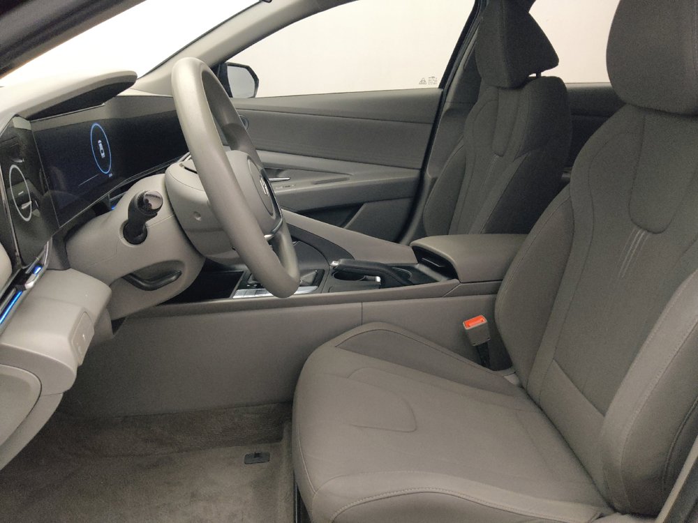Used 2024 Hyundai Elantra SEL FWD image 17