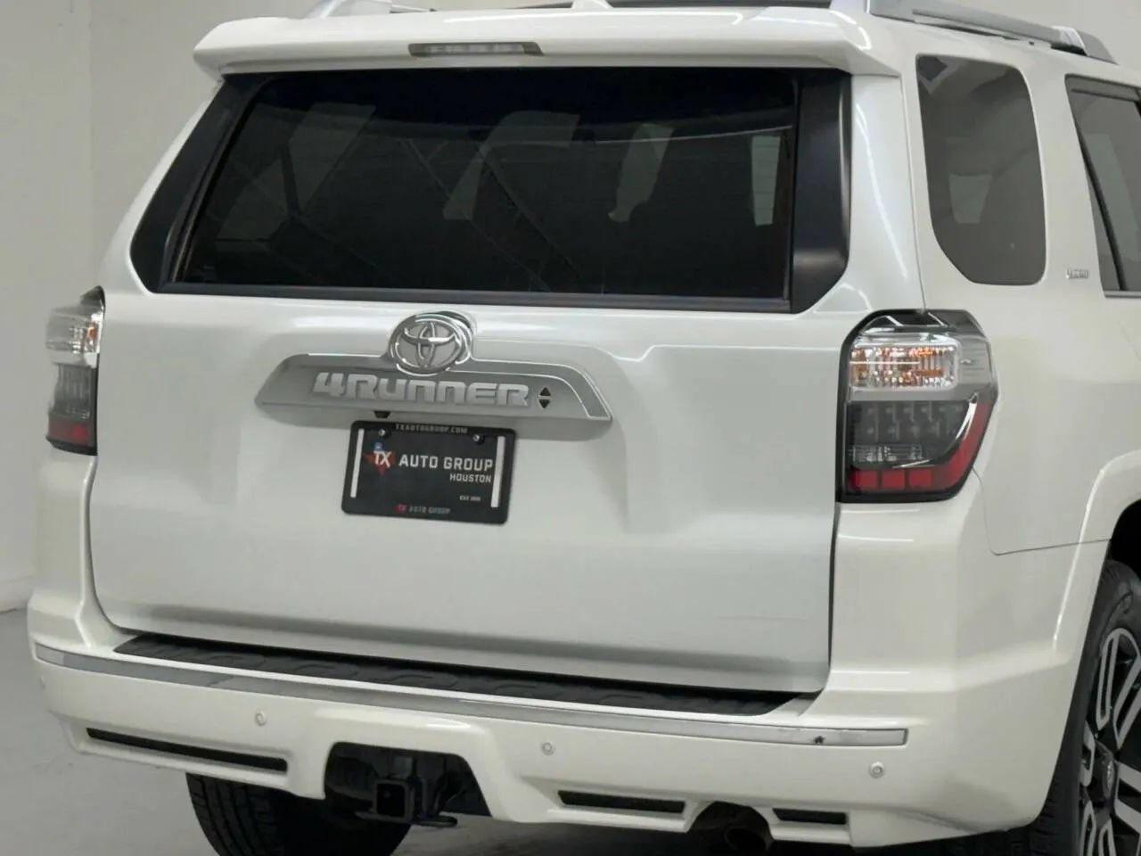 Used 2020 Toyota 4Runner Limited RWD image 41