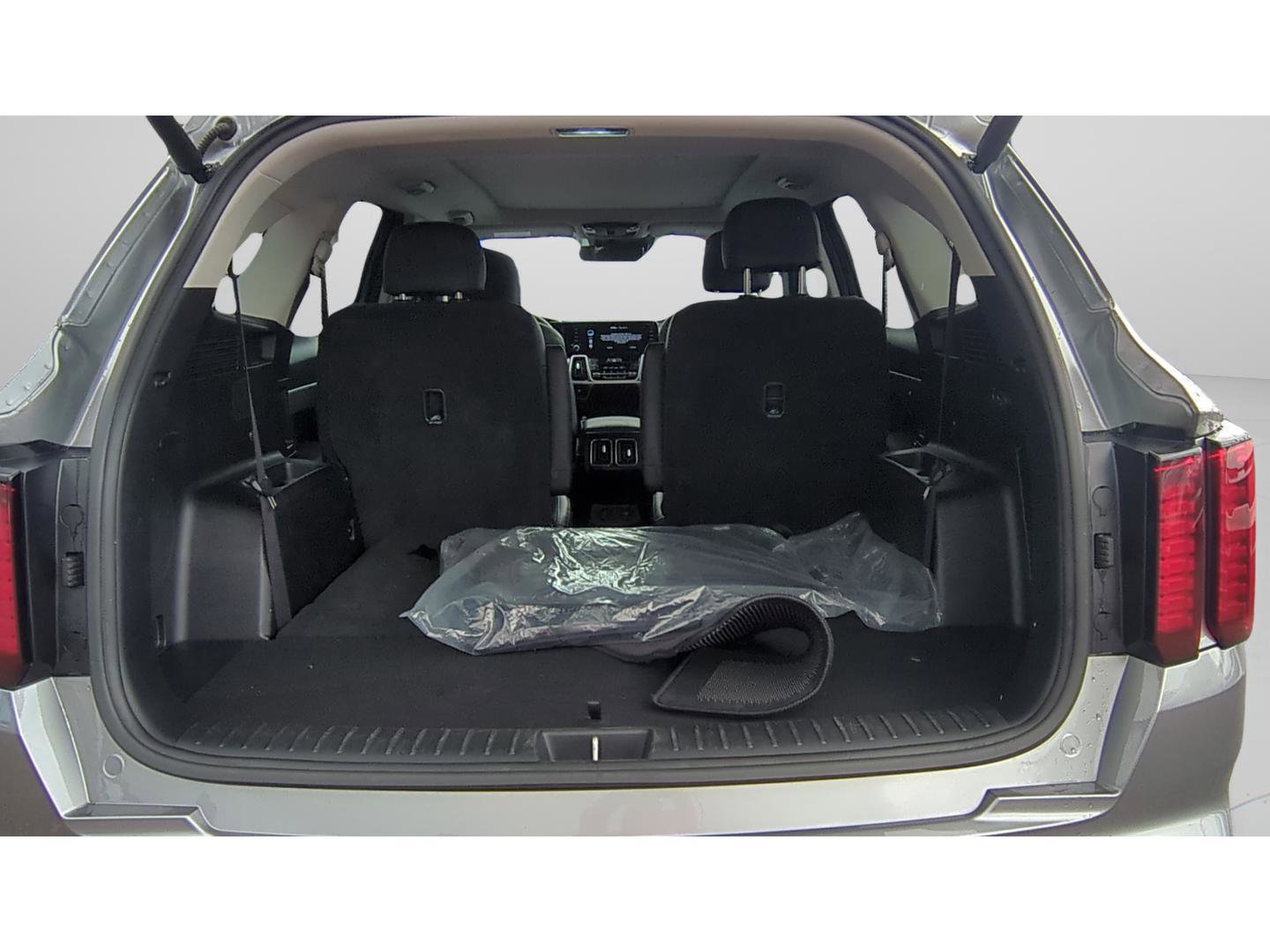 Certified 2024 Kia Sorento EX w/ Panoramic Sunroof Package image 9