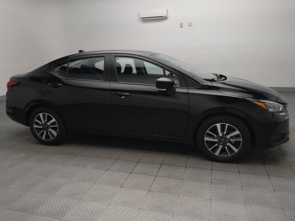 Used 2025 Nissan Versa SV FWD image 11