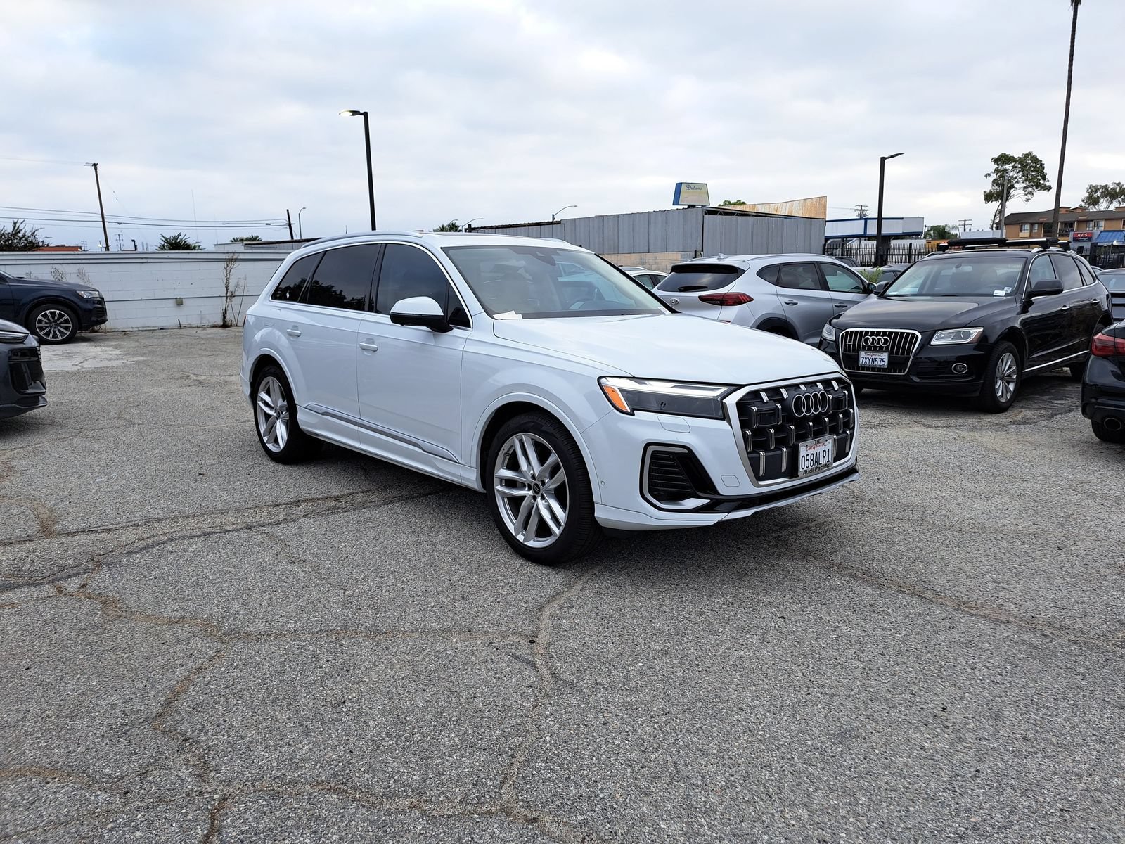 Used 2025 Audi Q7 3.0T Premium Plus AWD/4WD image 3