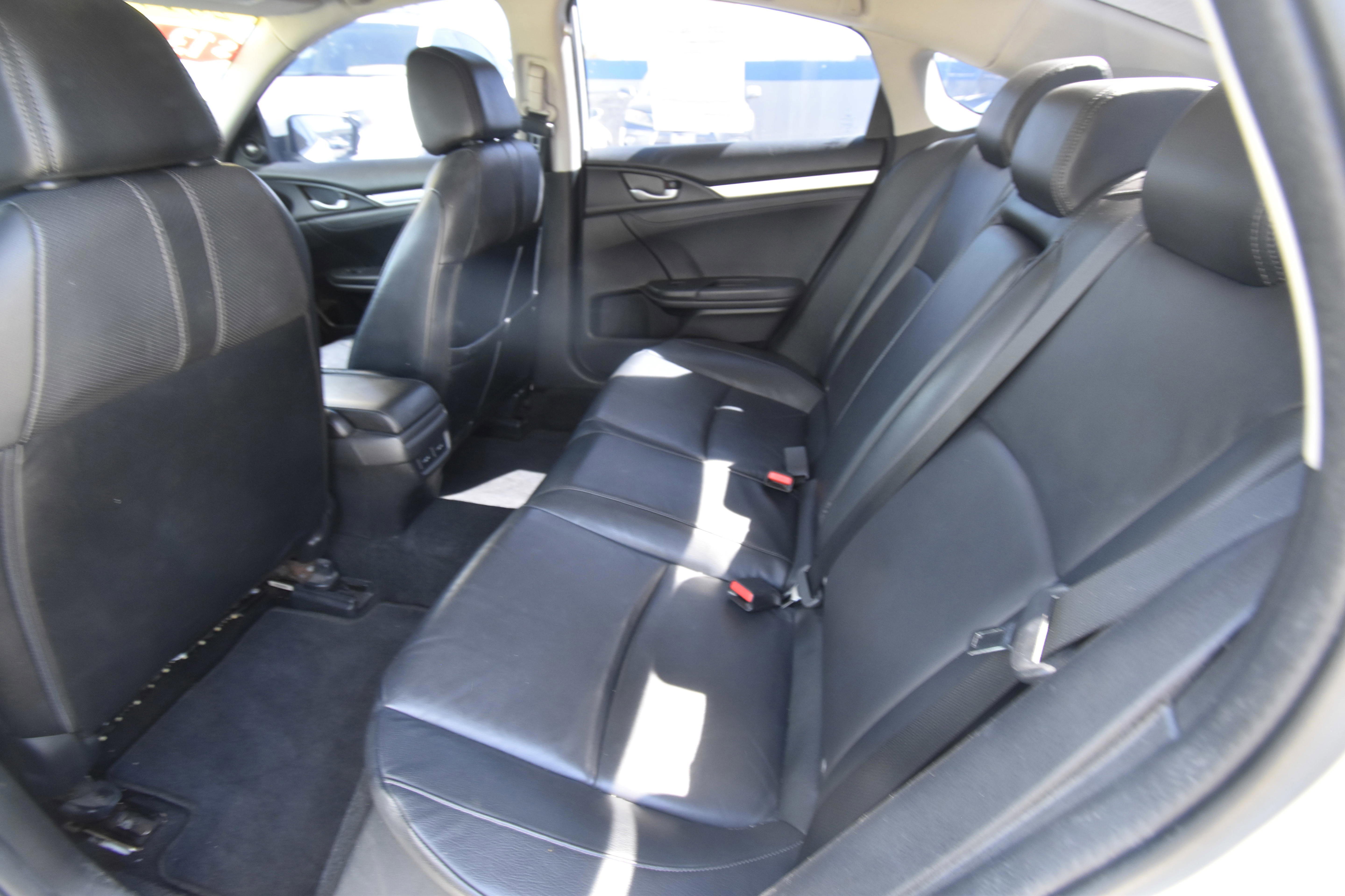 Used 2017 Honda Civic Touring image 10