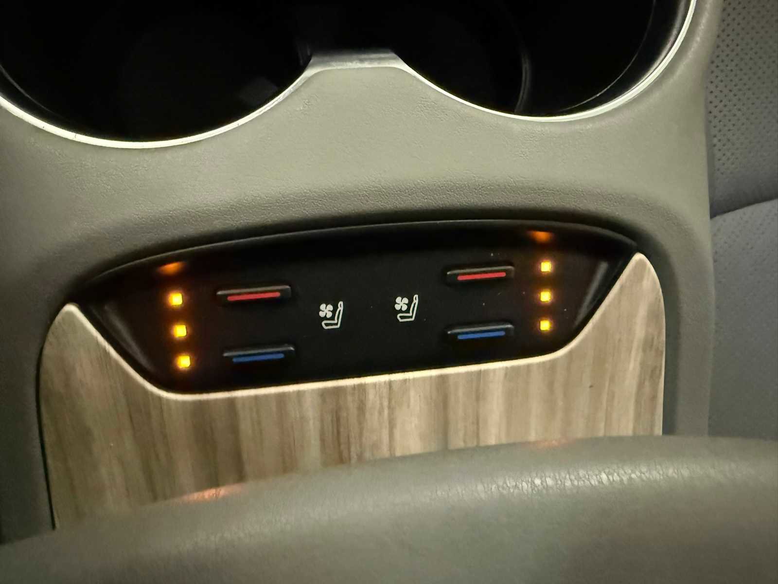 Certified 2021 Toyota Venza Limited image 36