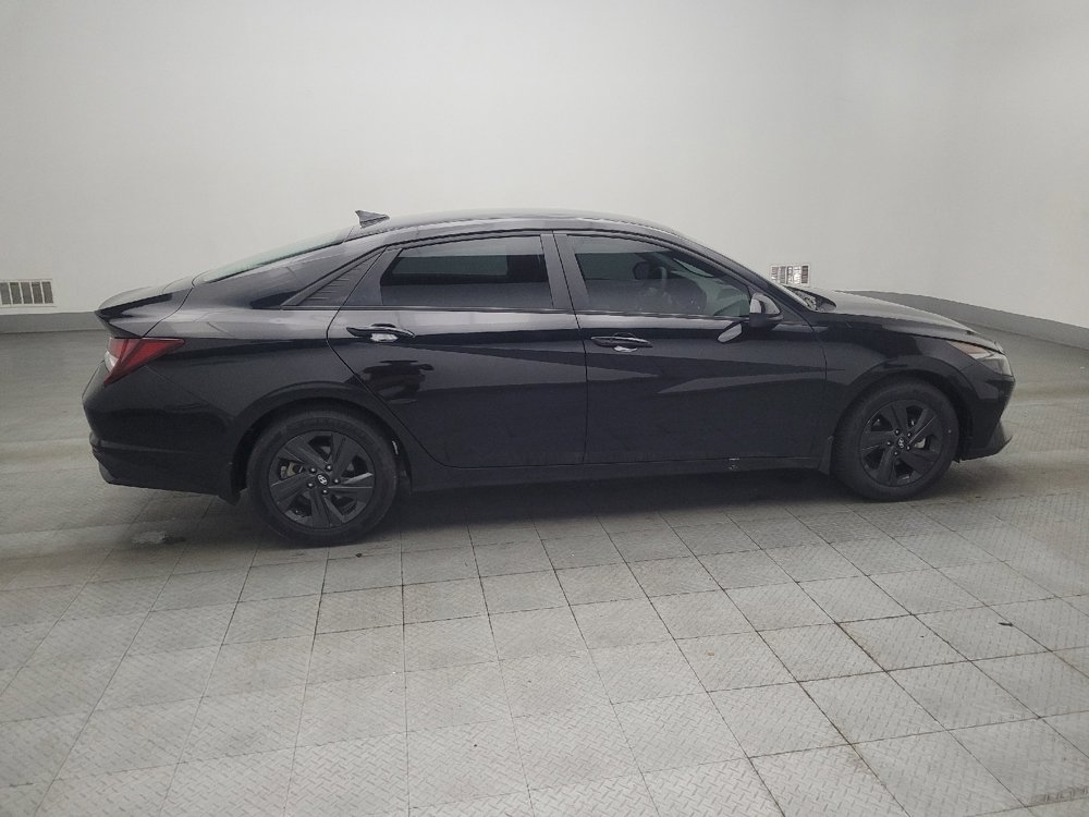 Used 2023 Hyundai Elantra SEL w/ Winter Weather Package image 10