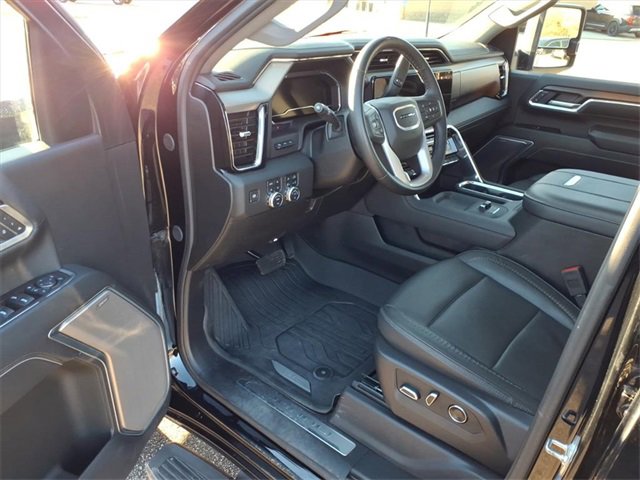 Used 2025 GMC Sierra 3500 Denali w/ Denali Reserve Package image 10