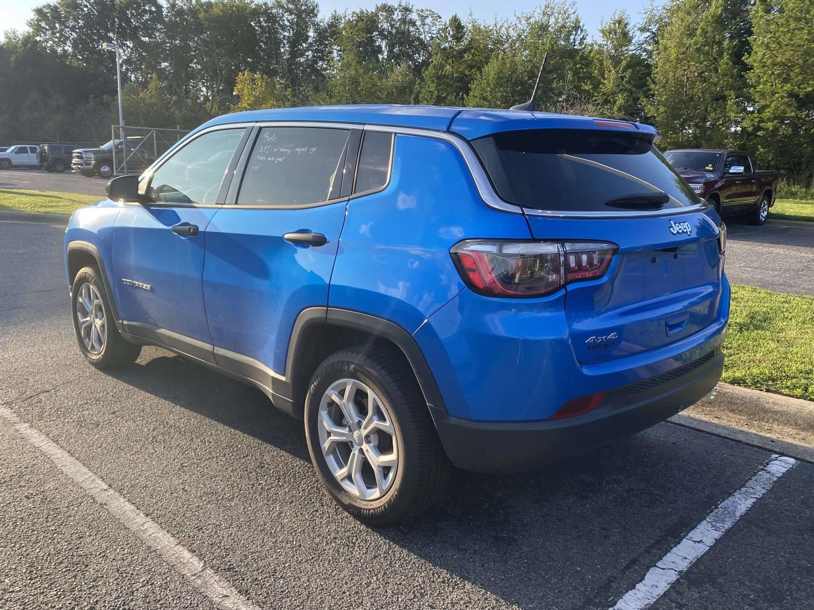 Used 2024 Jeep Compass Sport AWD/4WD image 6