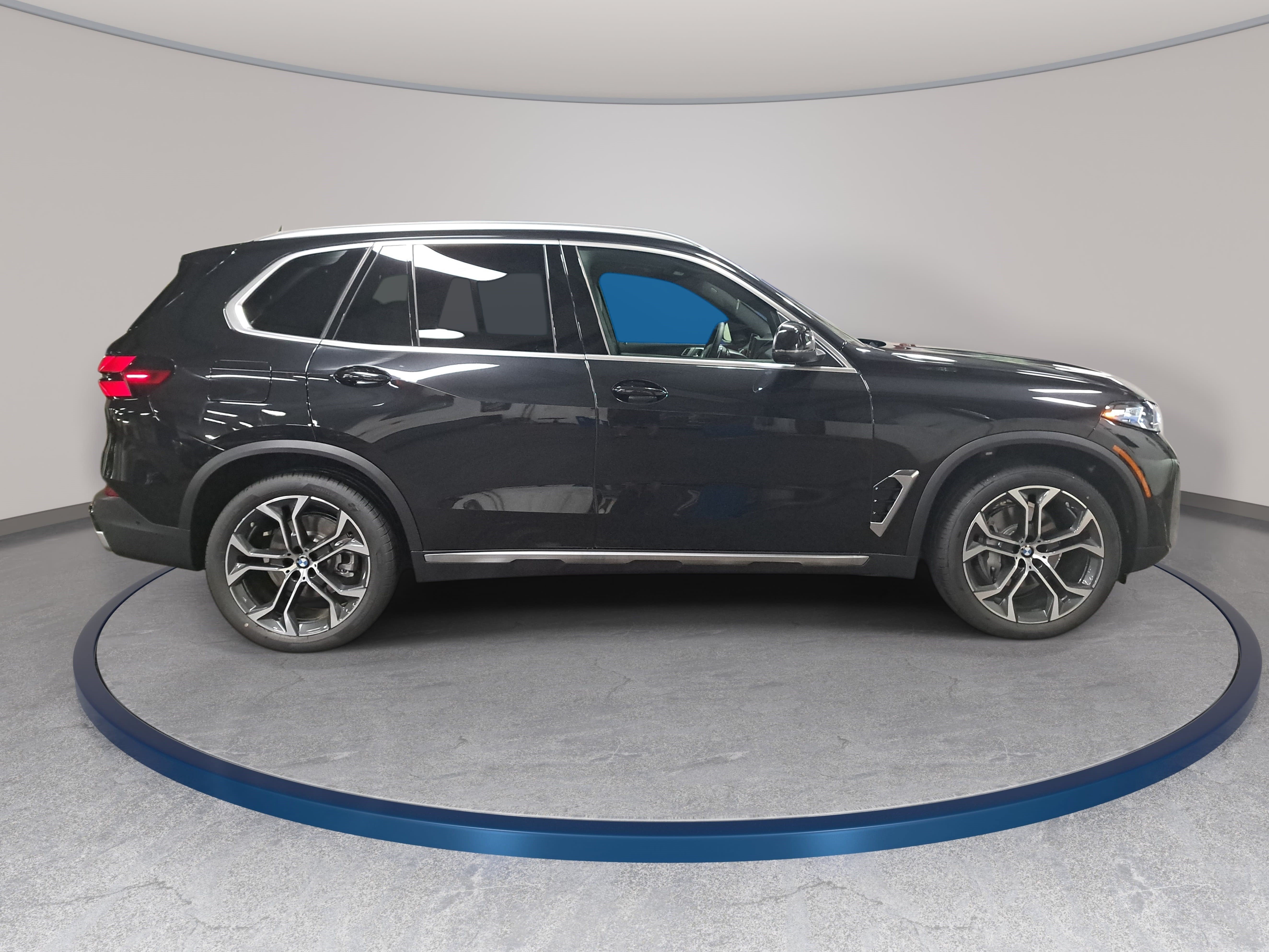 New 2026 BMW X5 xDrive40i w/ Climate Comfort Package AWD/4WD image 4