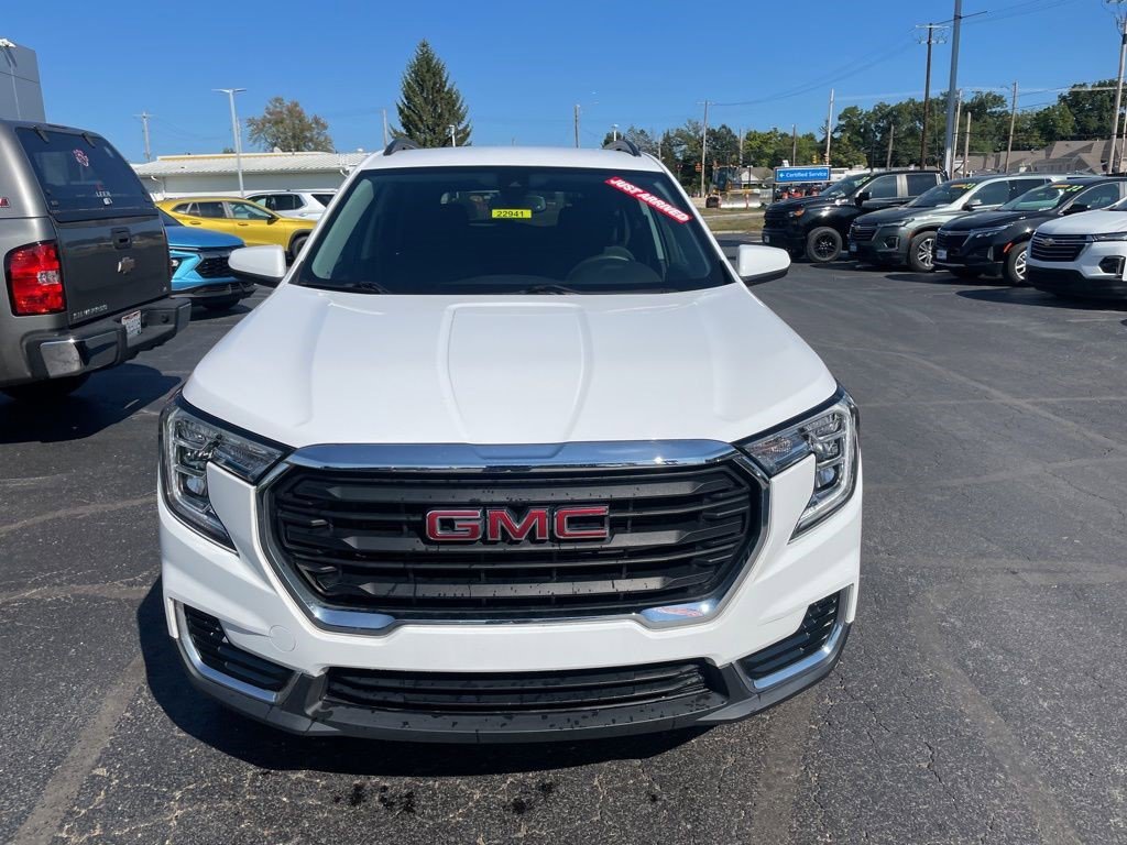 Certified 2022 GMC Terrain SLE w/ Driver Convenience Package image 12