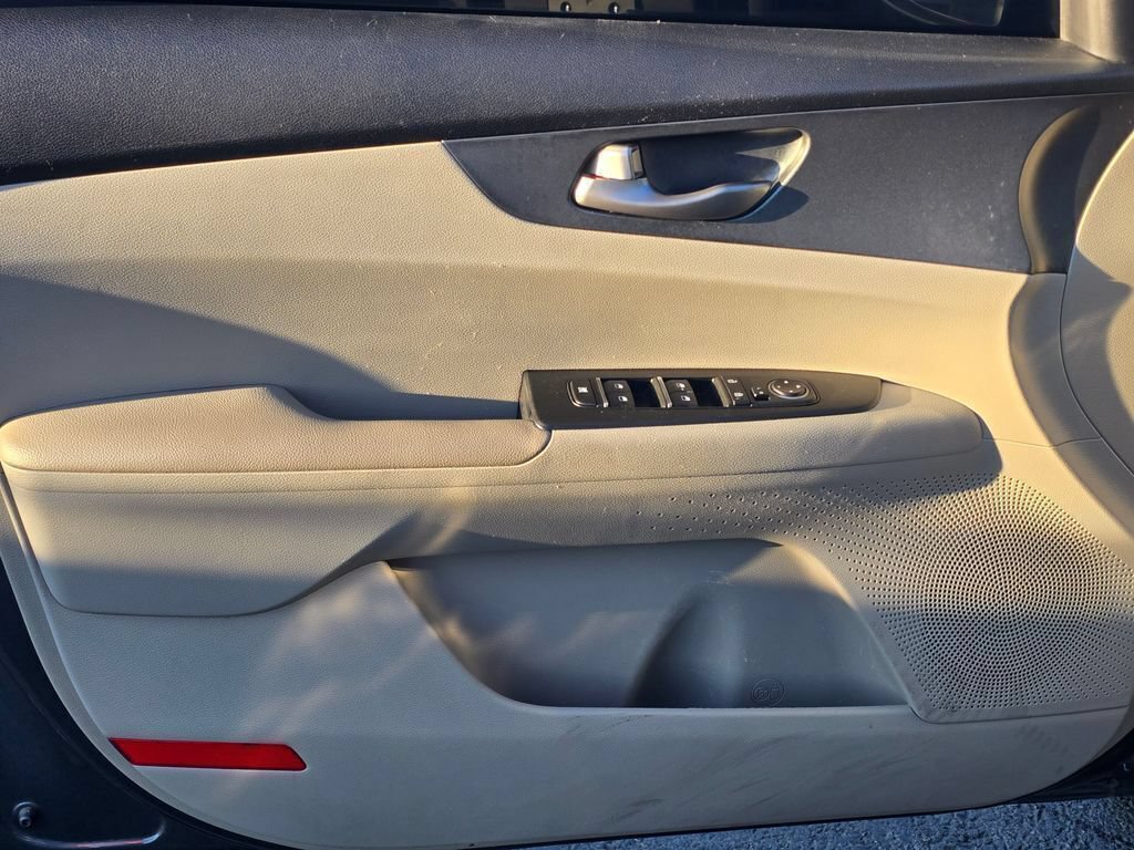 Used 2019 Kia Forte LXS FWD image 20
