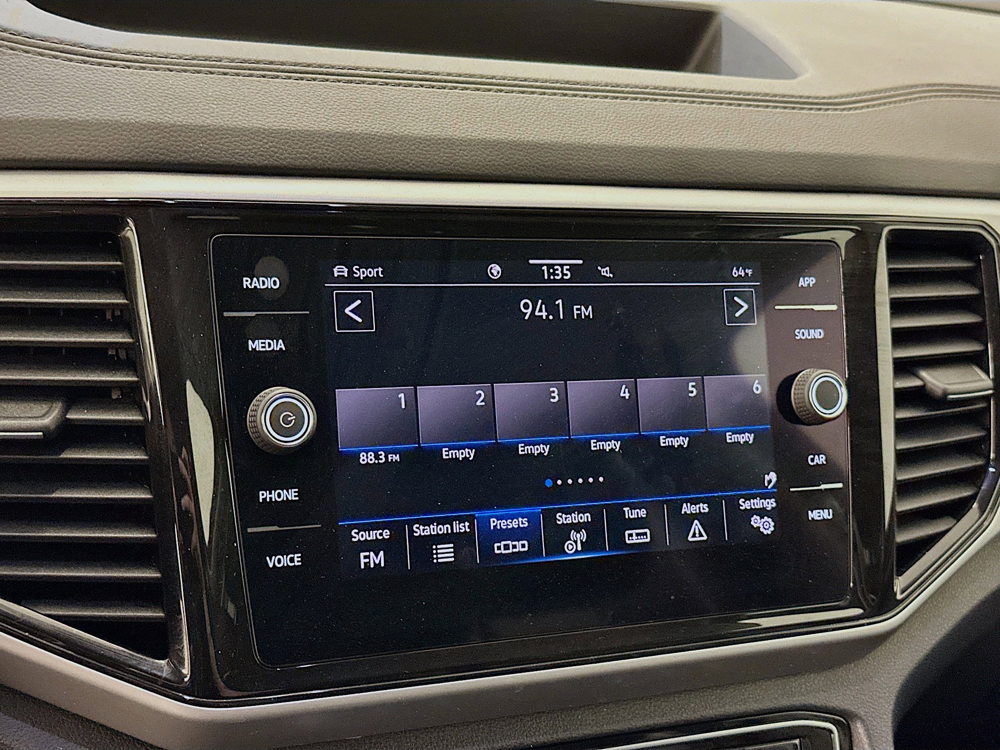 Used 2022 Volkswagen Atlas SE image 21