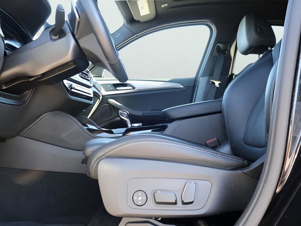 Certified 2025 BMW X4 xDrive30i AWD/4WD image 41