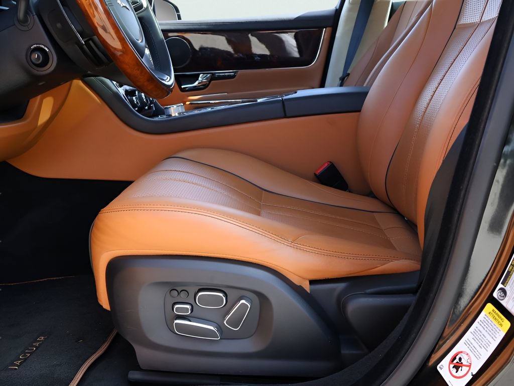 Used 2011 Jaguar XJ L RWD image 37