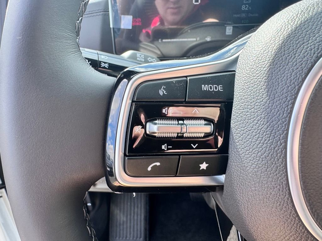 New 2026 Kia Carnival FWD image 15