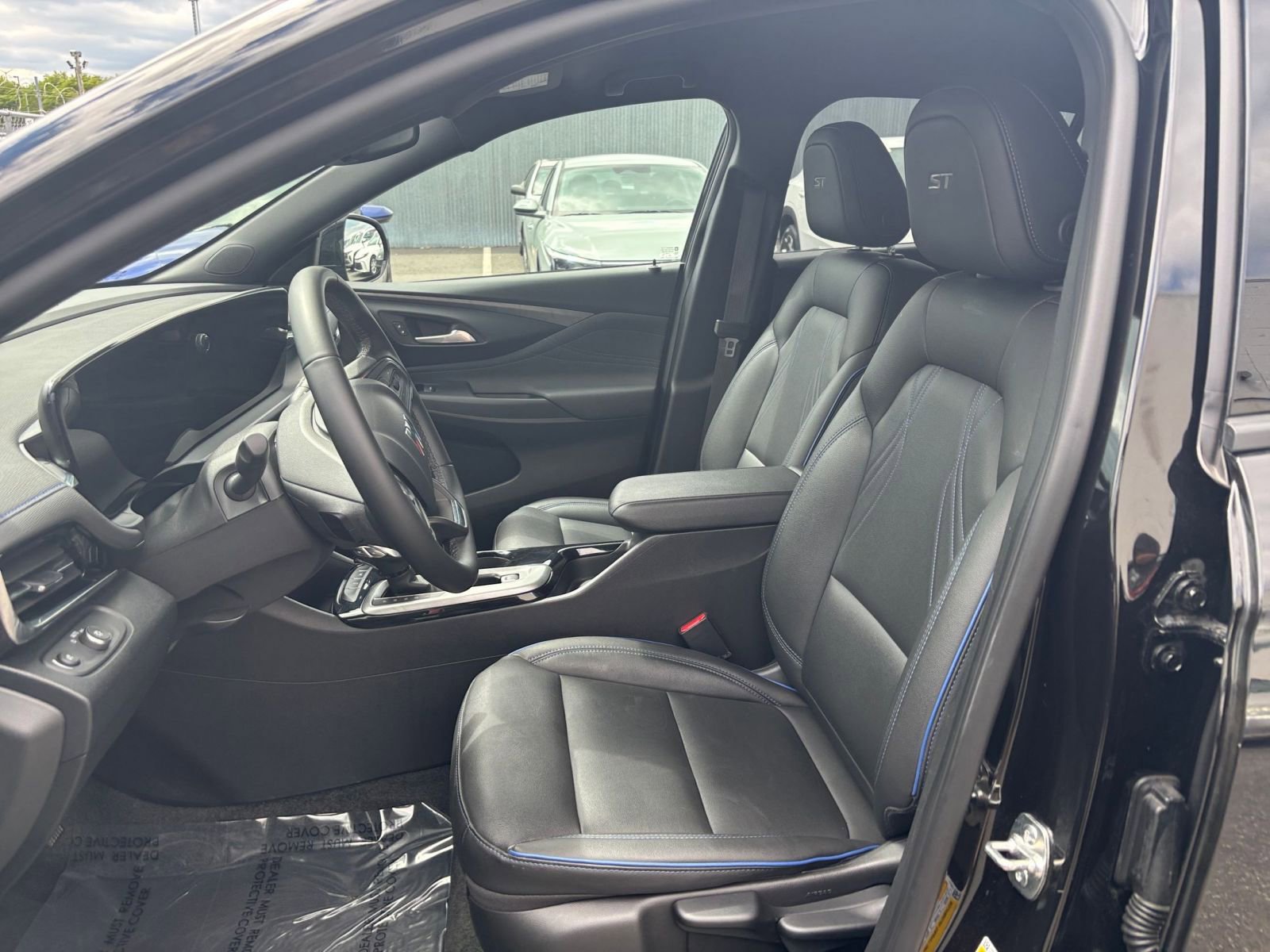 Used 2025 Buick Envista Sport Touring FWD image 36
