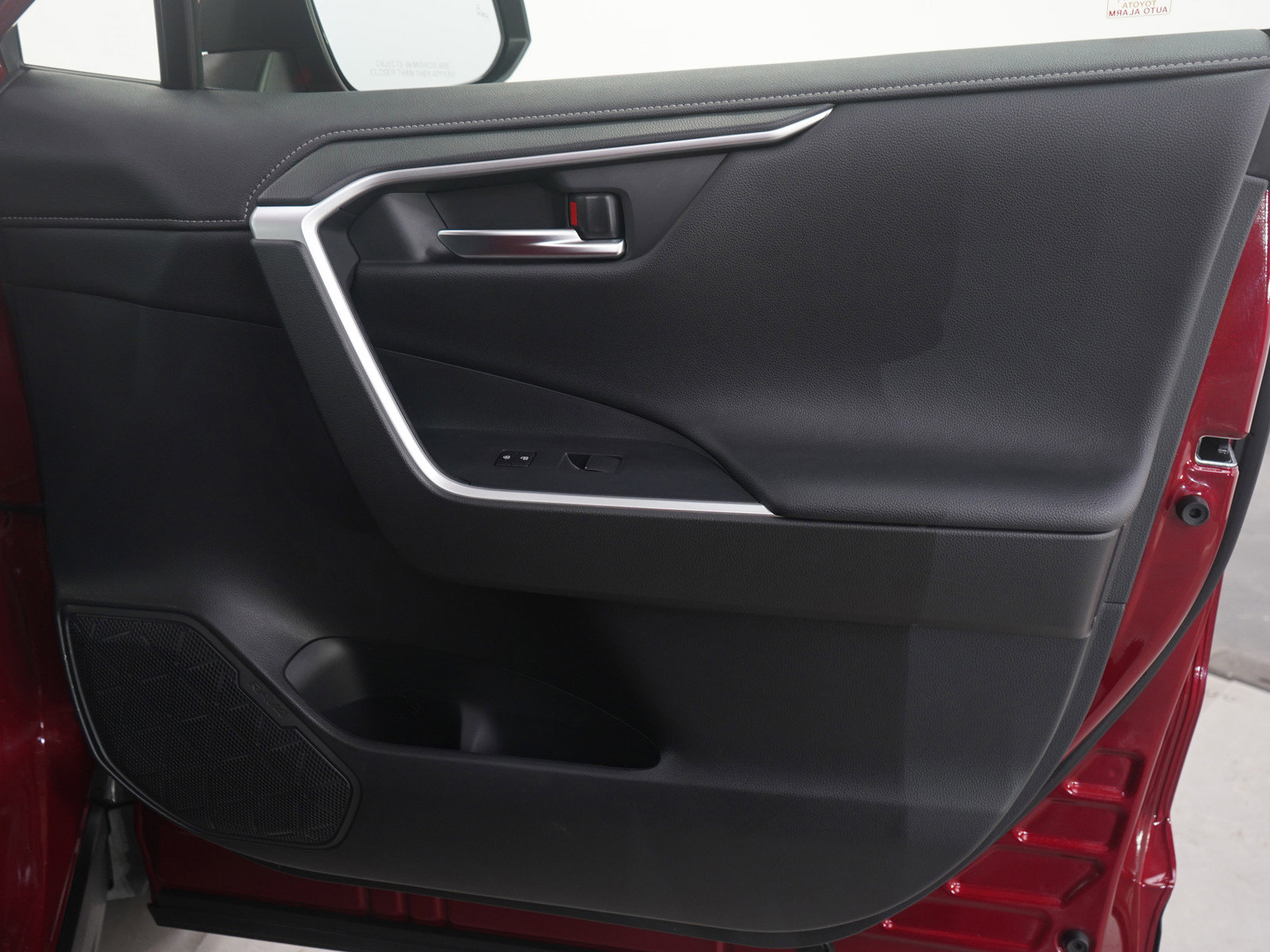 Used 2020 Toyota RAV4 Limited image 11