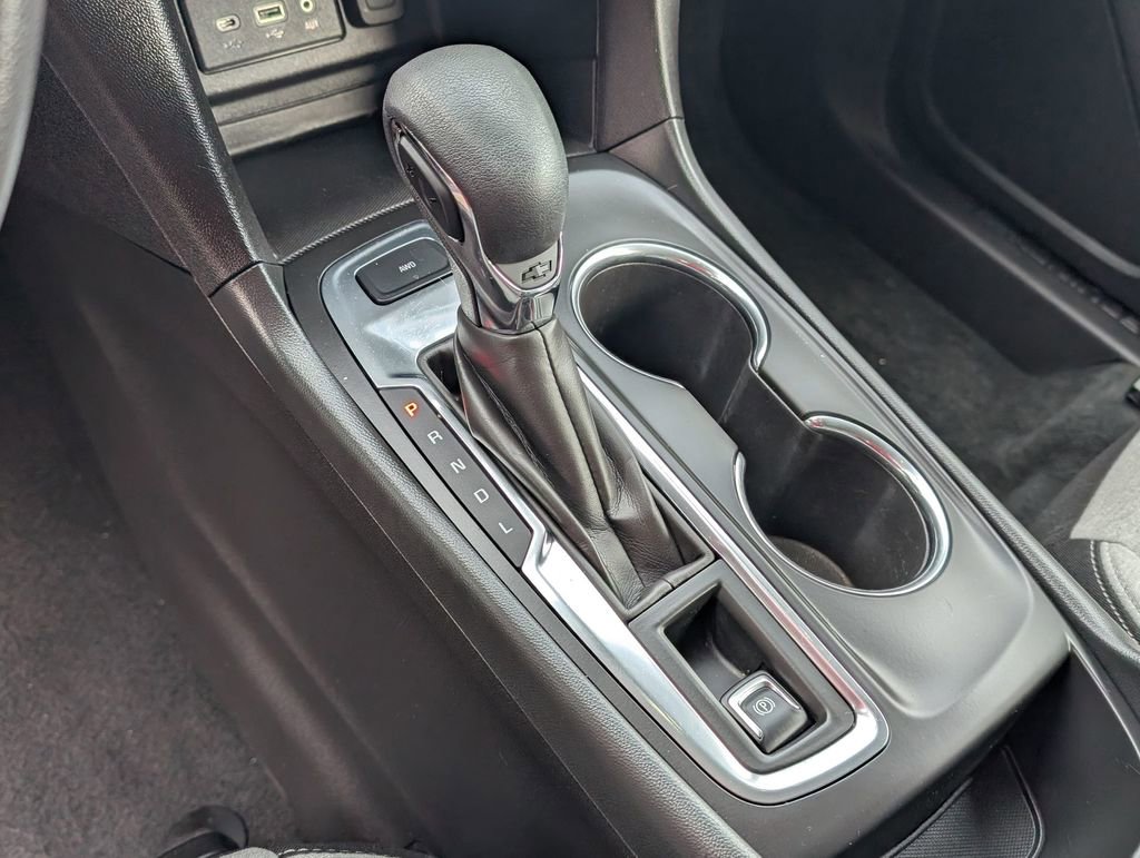 Certified 2024 Chevrolet Equinox LS w/ Driver Confidence II Package image 18