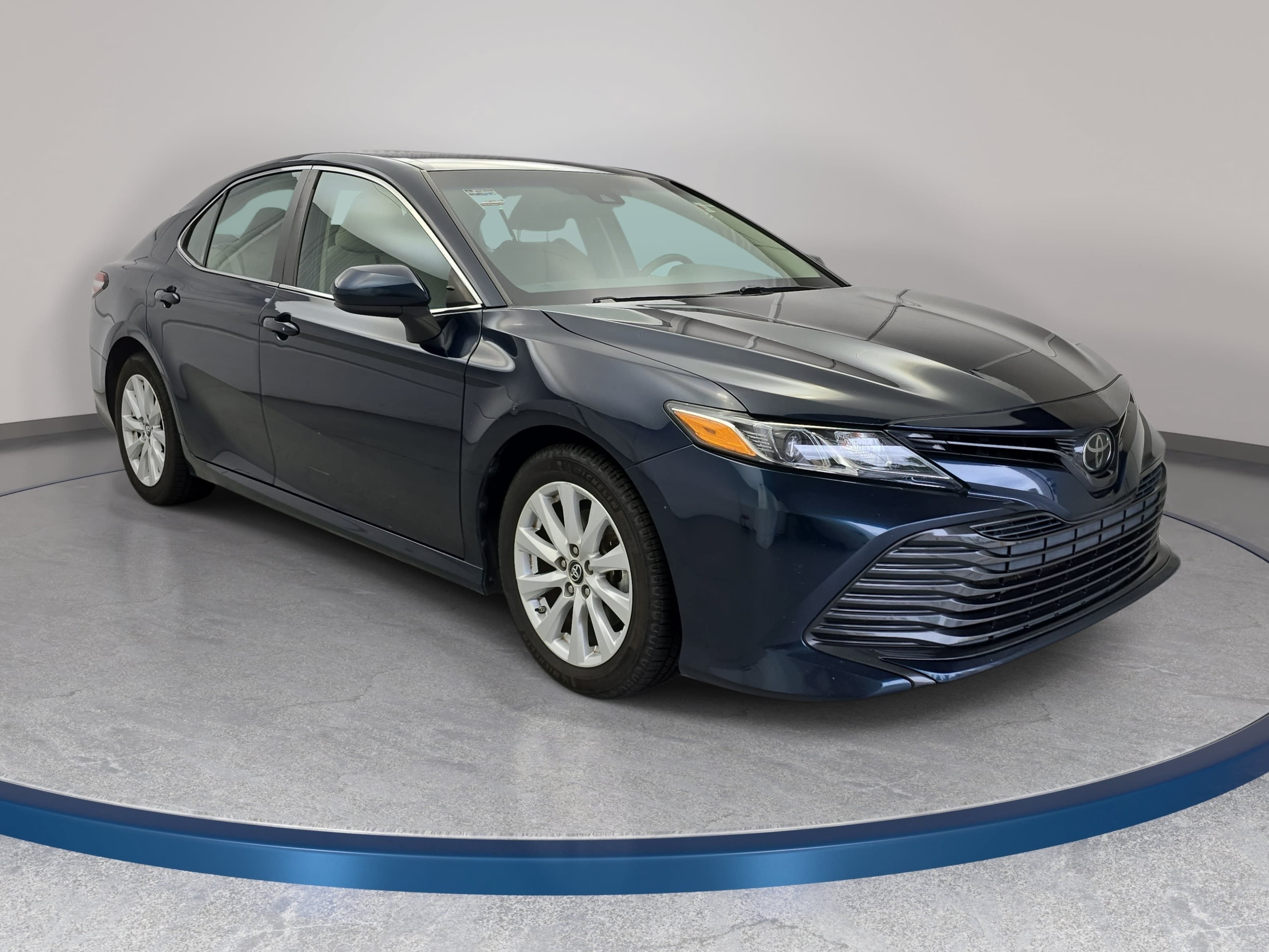 Used 2019 Toyota Camry LE FWD image 3