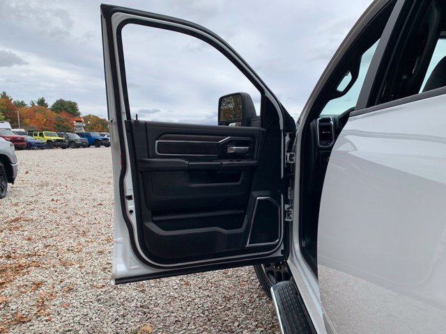 Used 2025 RAM 2500 Laramie AWD/4WD image 25