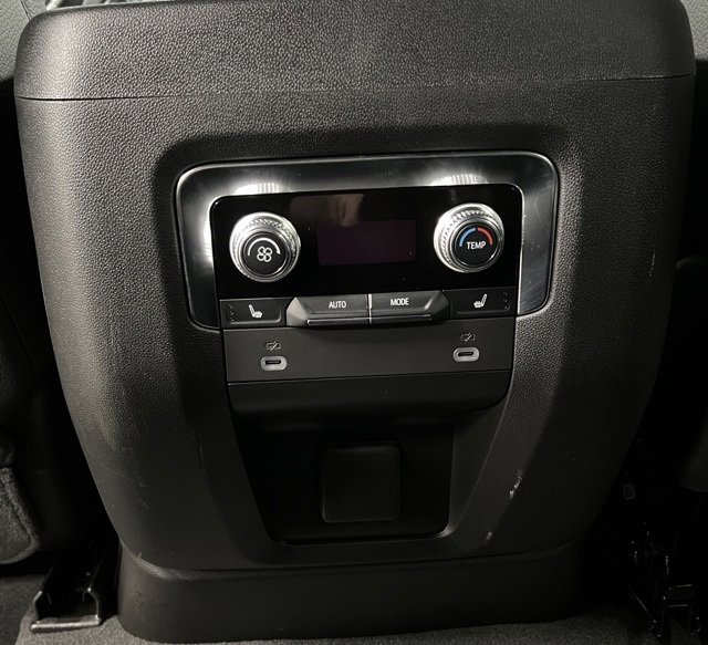 Used 2023 GMC Yukon Denali image 45