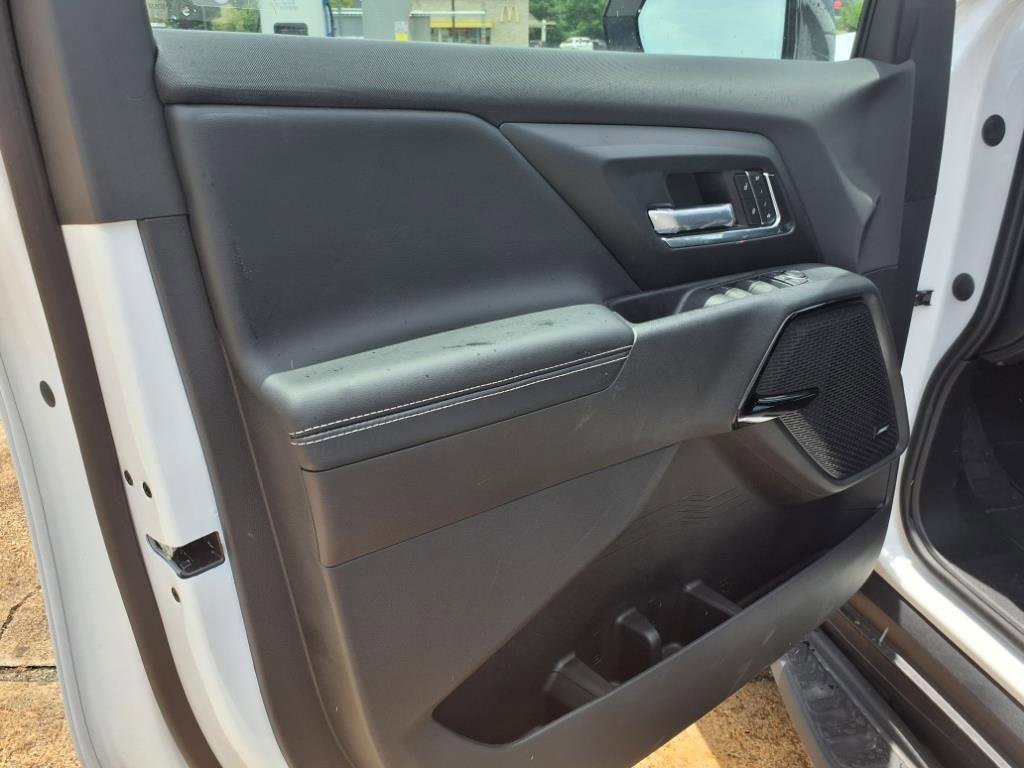New 2025 Chevrolet Silverado EV LT image 11