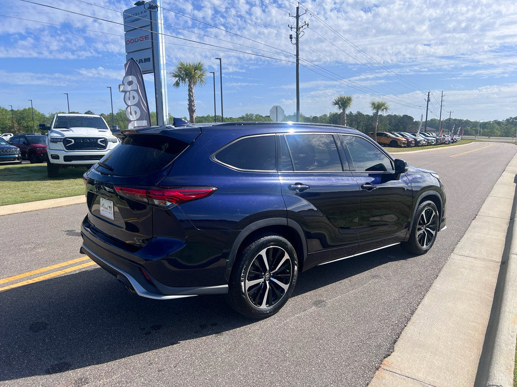 Used 2022 Toyota Highlander XSE image 7