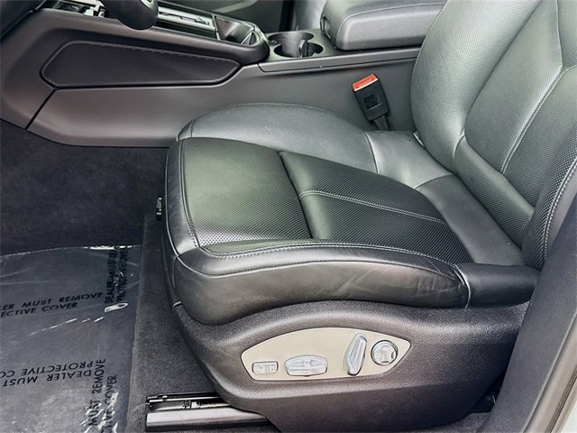 Certified 2024 Porsche Macan image 16