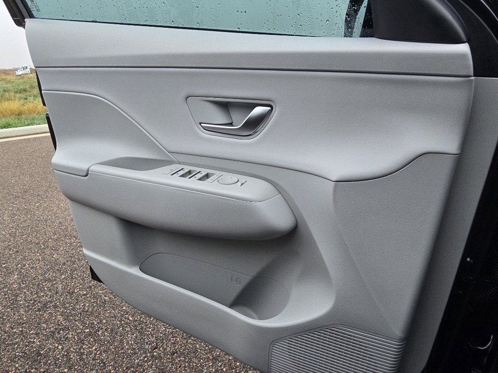 New 2026 Hyundai Kona SEL Premium image 17