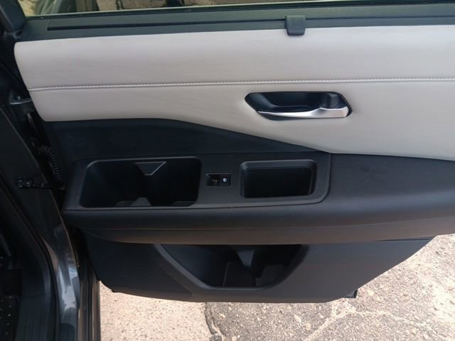 Used 2023 Nissan Pathfinder SL image 31