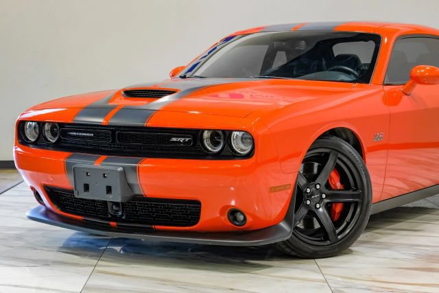 Used 2018 Dodge Challenger SRT w/ Technology Group RWD image 6
