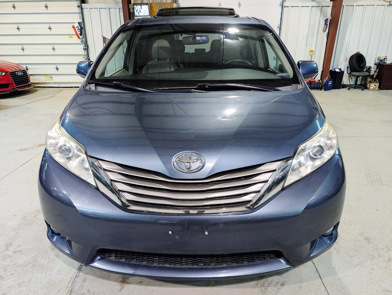 Used 2017 Toyota Sienna XLE image 10