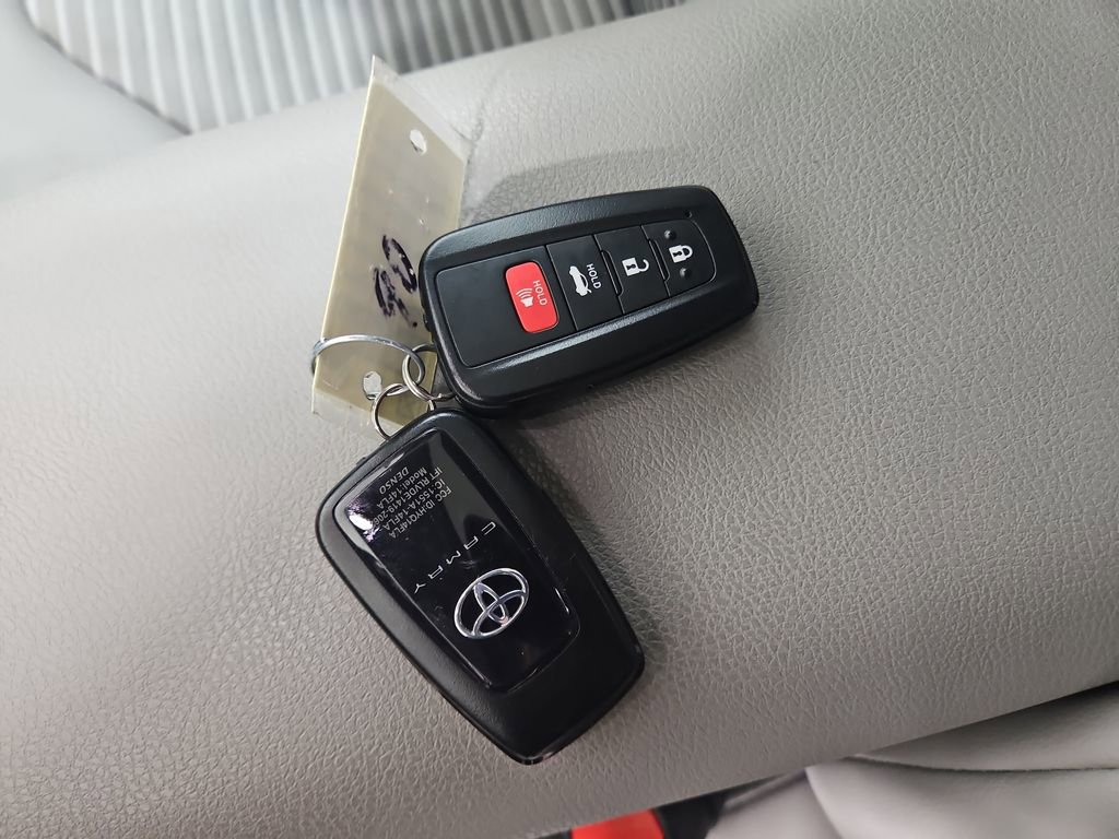 Used 2023 Toyota Camry SE w/ Cold Weather Package image 30