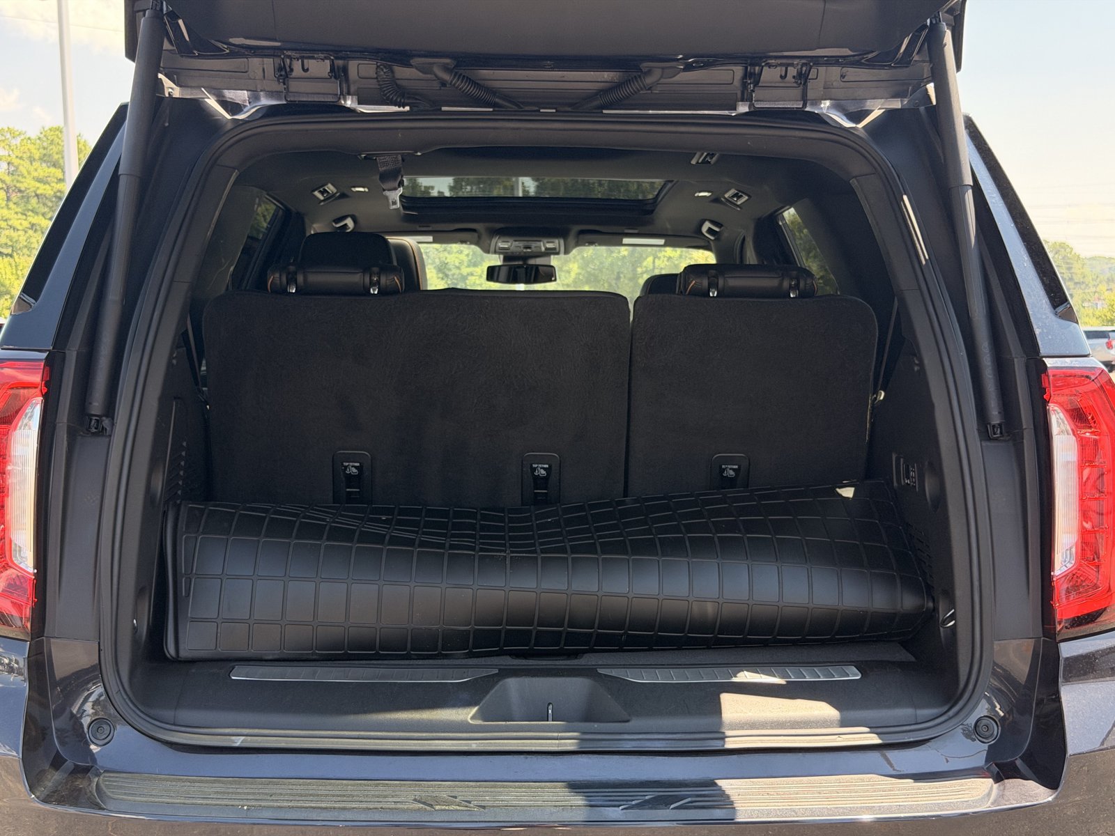 Used 2024 GMC Yukon AT4 w/ Technology Package AWD/4WD image 33