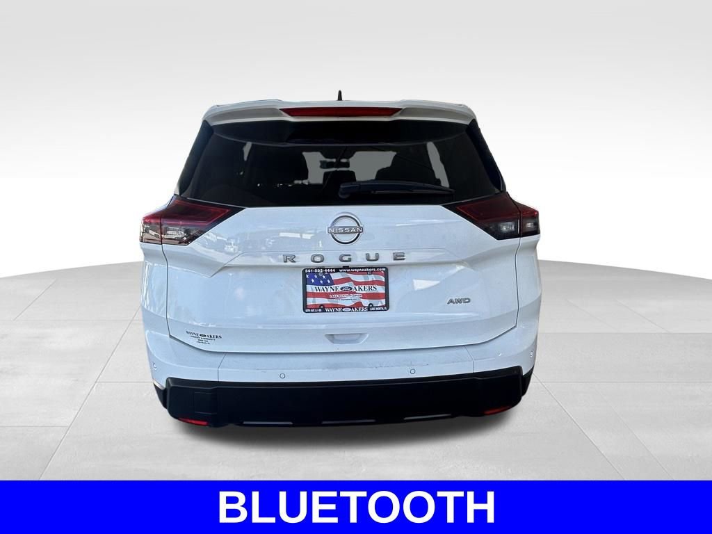 Used 2024 Nissan Rogue S AWD/4WD image 5