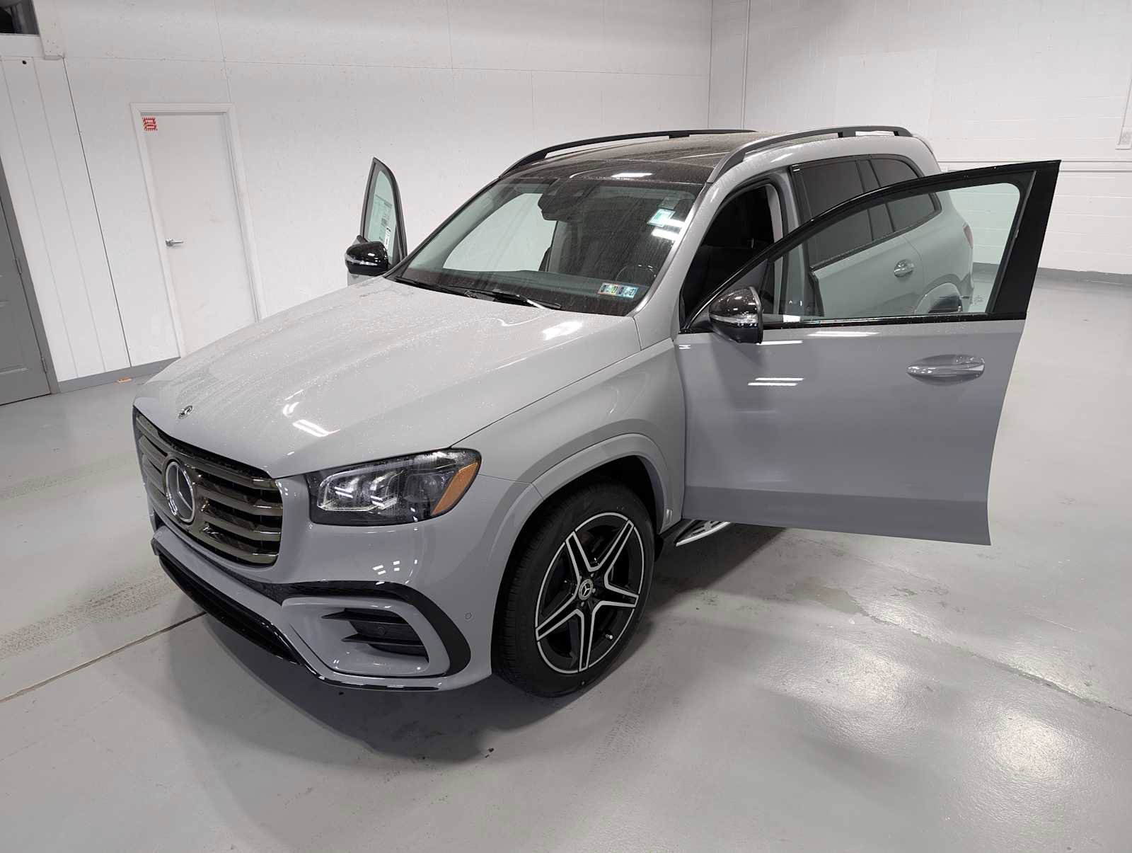 New 2026 Mercedes-Benz GLS 450 4MATIC image 14