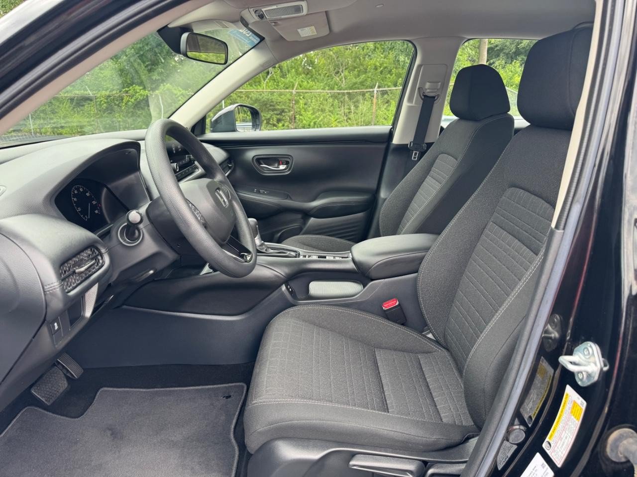 Used 2025 Honda HR-V LX image 18