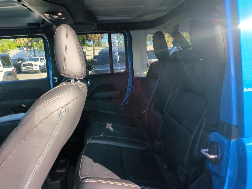 Used 2023 Jeep Wrangler Unlimited Sahara image 17