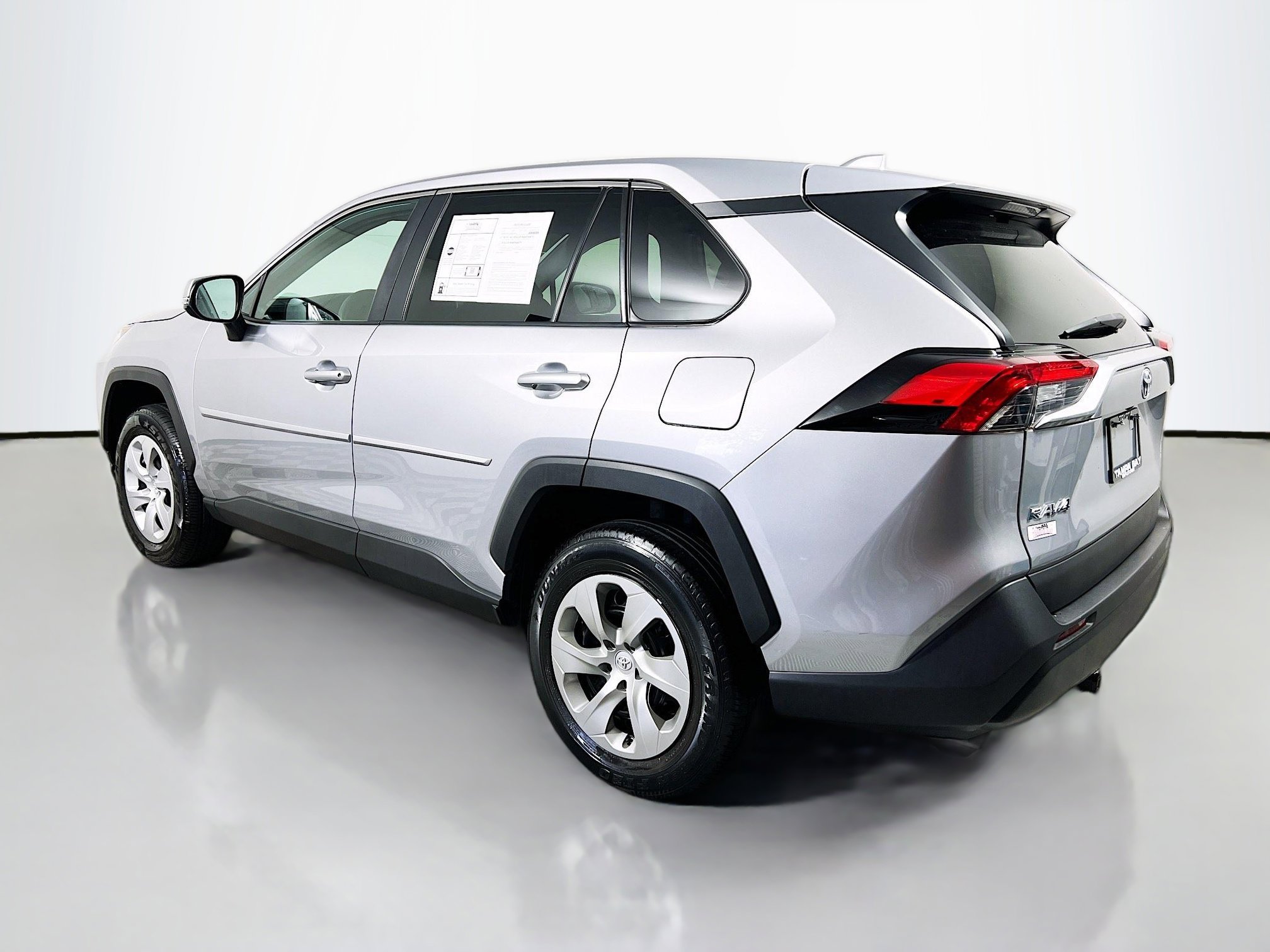 Used 2023 Toyota RAV4 LE image 8